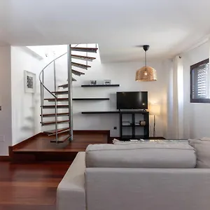 https://la-casa-de-la-alameda.hotelsinnerja.org